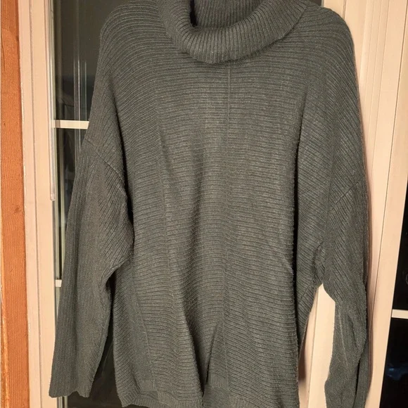Cyrus Women's Green/Grey Cowl Neck Sweater - Picture 4 of 4